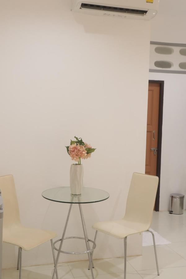 Ferienwohnung ตะวันแมนชั่น Ban Na Khua Exterior foto