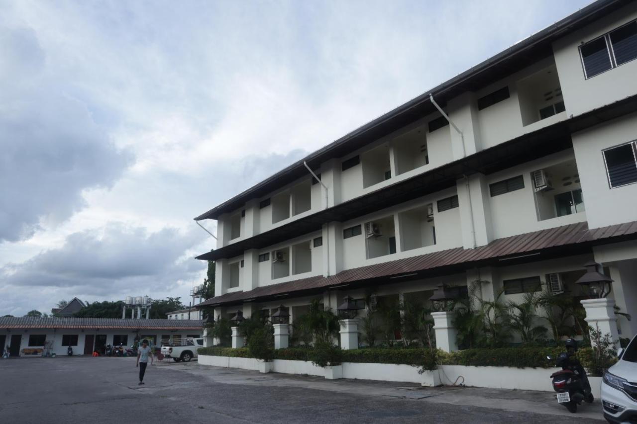 Ferienwohnung ตะวันแมนชั่น Ban Na Khua Exterior foto